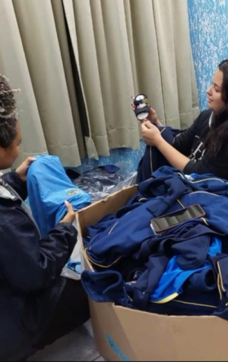 Fundo Social e Secretaria de EducaÃ§Ã£o de OC promovem aÃ§Ã£o para redistribuiÃ§Ã£o de uniformes escolares doados