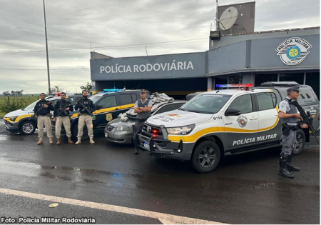 Ocupantes de Corolla sÃ£o presos com mais de 66kg de droga em rodovia de Rancharia