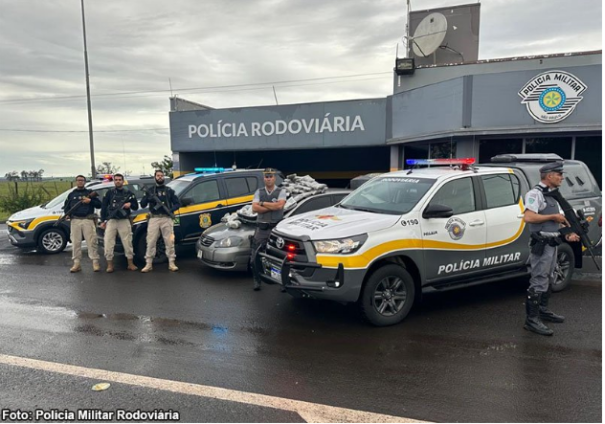 Ocupantes de Corolla são presos com mais de 66kg de droga em rodovia de Rancharia