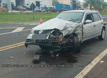 Motorista de carro sofre ferimentos em acidente na SP-294 em TupÃ£ (SP)