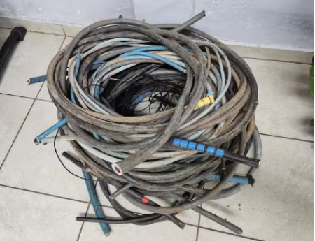 Homens sÃ£o presos ao furtar mais de 150kg de fios de cobre em sala de mÃ¡quinas da Cidade da CrianÃ§a, em Presidente Prudente