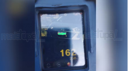 Motorista Ã© flagrado a 162 km/h e realizando ultrapassagem proibida na BR-153 durante operaÃ§Ã£o da PRF em MarÃ­lia