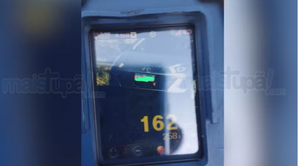 Motorista é flagrado a 162 km/h e realizando ultrapassagem proibida na BR-153 durante operação da PRF em Marília