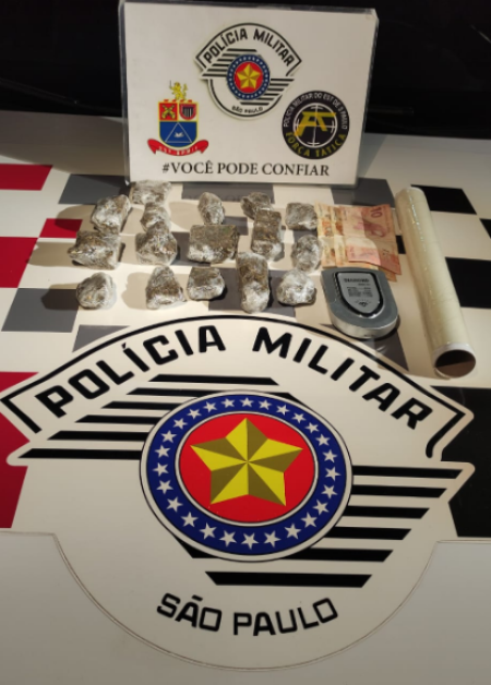 PolÃ­cia Militar prende homem por trÃ¡fico de drogas em JunqueirÃ³polis