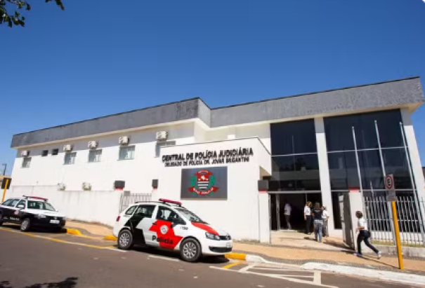 Polícia investiga exploração sexual de menina induzida por imagem produzida por inteligência artificial a gravar vídeo íntimo em Tupã