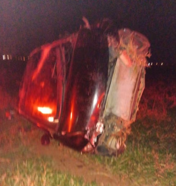 Motorista morre após carro capotar na Rodovia Prefeito Homero Severo Lins, em Rancharia