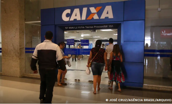 Caixa libera abono salarial para nascidos em julho e agosto