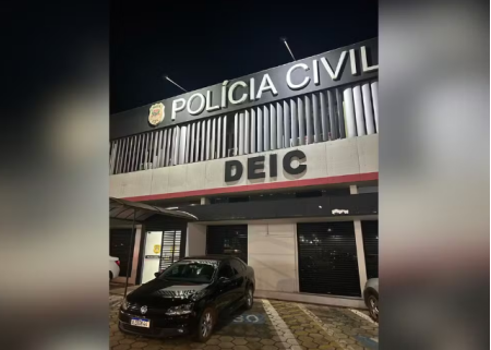 Homem Ã© preso por tentativa de homicÃ­dio apÃ³s esfaquear amigo por ciÃºmes em Bauru