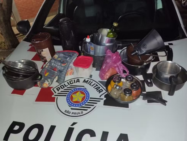 Homem é detido com diferentes utensílios de cozinha dentro de saco plástico, em Pres. Epitácio