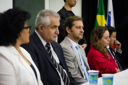 Faculdade REGES de Osvaldo Cruz e OAB entregam carteiras profissionais a novos advogados