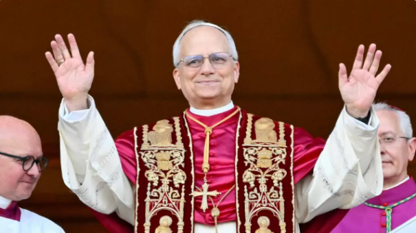 Papa Leão XIV pede paz e lembra Francisco: “Ajudem a construir pontes”