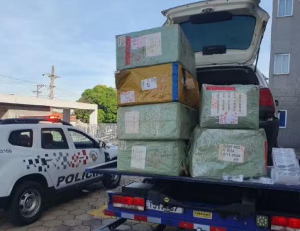 Avaliada em R$ 60 mil, carga de óculos é apreendida e motorista é preso por descaminho em Presidente Venceslau
