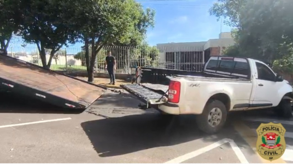 Polícia Civil localiza e identifica motorista de camionete suspeito de colidir contra grade de proteção do Fórum de Dracena e fugir do local