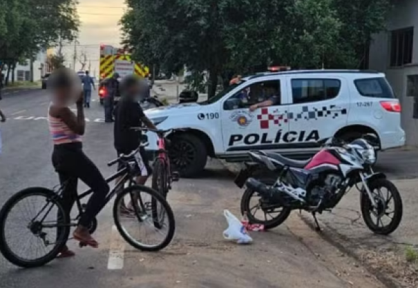Adolescente fica ferido ao ser atropelado por motocicleta em Dracena