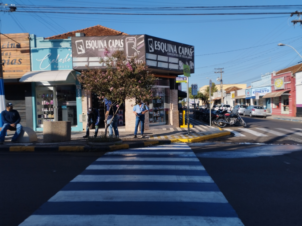 Reparos em vazamento interdita cruzamento da Avenida Brasil com a Hans Klotz em OC