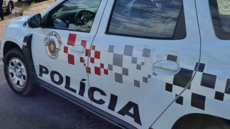 Homem descumpre medida protetiva, Ã© ferido com facÃ£o e acaba preso em TupÃ£