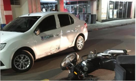 VeÃ­culo da Prefeitura de Pracinha se envolve em acidente no centro de Osvaldo Cruz