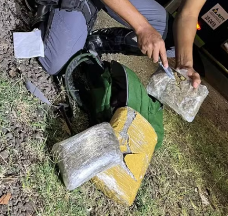Passageiro de Ã´nibus interestadual Ã© preso com mais de 2kg de skunk em Presidente EpitÃ¡cio