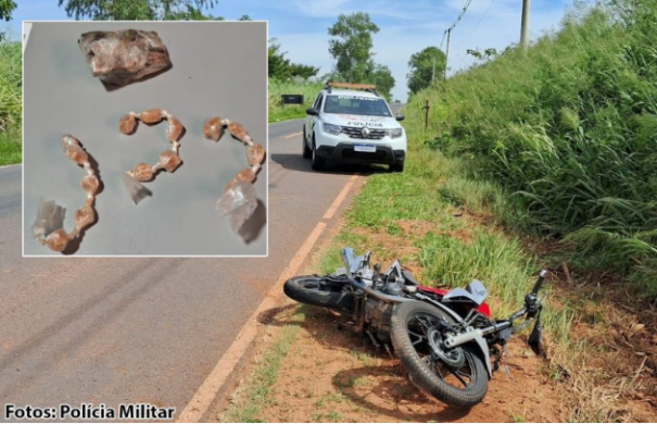Motociclista sofre acidente ao tentar fugir de abordagem da PM em vicinal de Queiroz; droga foi apreendida