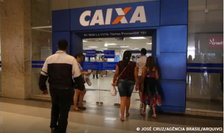 Caixa libera abono salarial para nascidos em maio e junho