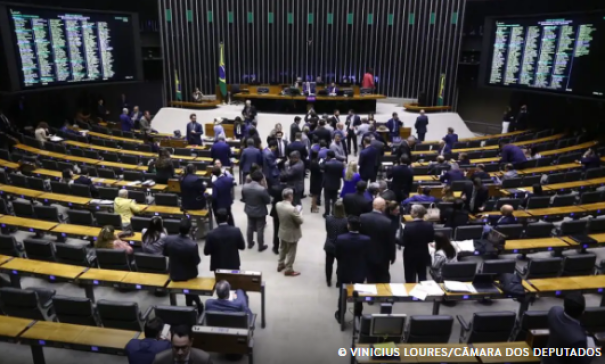 Câmara aprova projeto que amplia número de deputados federais