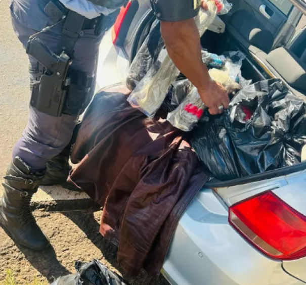 Avaliada em R$ 300 mil, carga de quase 170kg de cabelo humano é apreendida na Rodovia Raposo Tavares, em Presidente Epitácio