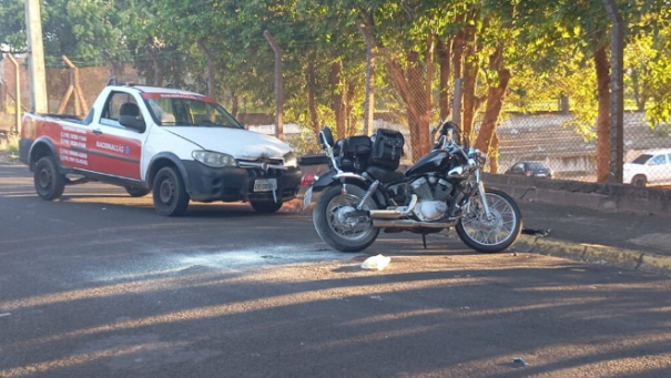 Motociclista ferido após acidente na Av. Magay