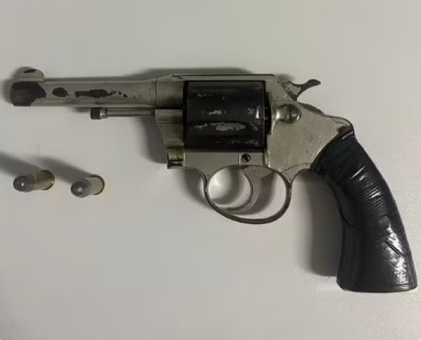 Após discussão com namorada, homem é preso por posse irregular de arma de fogo no Jardim Nova Planaltina, em Pres. Prudente
