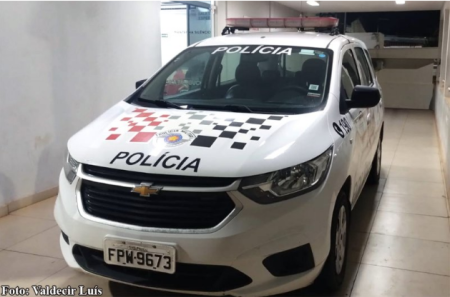 Homem procurado Ã© abordado em frente Ã  residÃªncia em Bastos (SP)