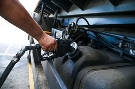 Petrobras anuncia reduÃ§Ã£o de R$ 0,16 no litro do diesel para as distribuidoras