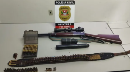Armas e muniÃ§Ãµes sÃ£o apreendidas em casa de suspeito de violÃªncia domÃ©stica, em Rosana