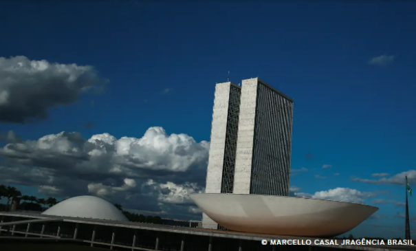 Estudo mapeia “bancada da bala”, que tem poucos projetos sobre armas
