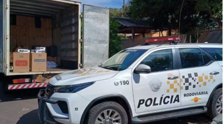 PolÃ­cia RodoviÃ¡ria apreende quase 50 mil maÃ§os de cigarros sem nota fiscal no interior de SP