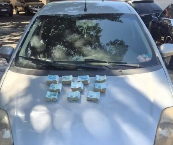 Polícia apreende R$ 100 mil em veículo irregular na contramão em Dracena