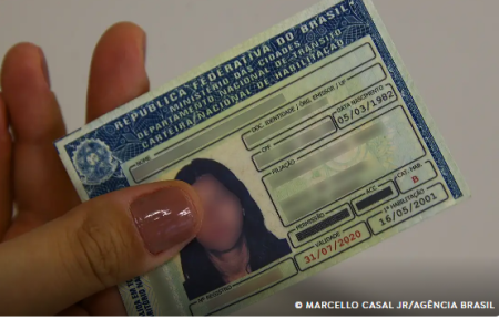 Tentativas de fraudes com documentos mais que dobram de 2022 a 2025