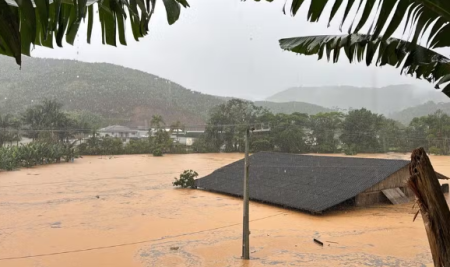 Chuvas intensas deixam seis cidades em emergÃªncia e causam estragos em SC