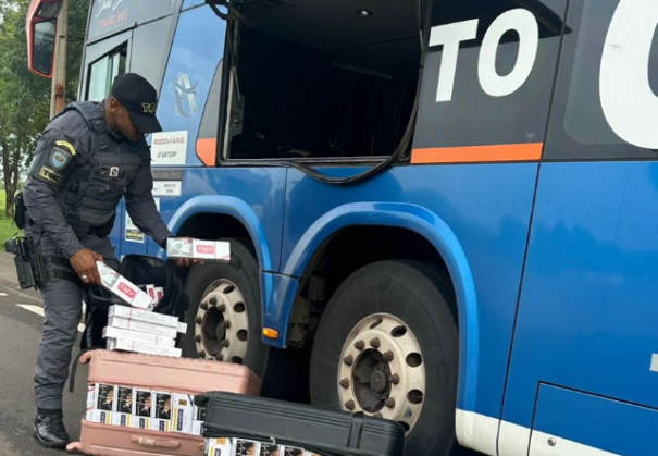Polícia Rodoviária prende mulher com 3 mil maços de cigarros em Presidente Epitácio