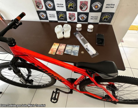 Homem Ã© surpreendido pela PolÃ­cia Militar com produtos furtados em supermercado de TupÃ£