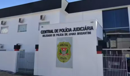 Idosa morre apÃ³s ser atropelada por carro em ParapuÃ£