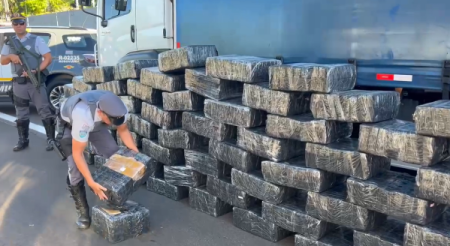 Policiamento RodoviÃ¡rio apreende 1,5 tonelada de maconha Presidente Prudente