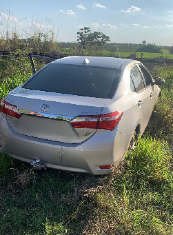 Homem sequestra mãe e filha em Osvaldo Cruz usando uma faca como arma