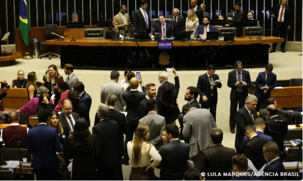 Motta adia votação de PL Antifacção para terça-feira (18)