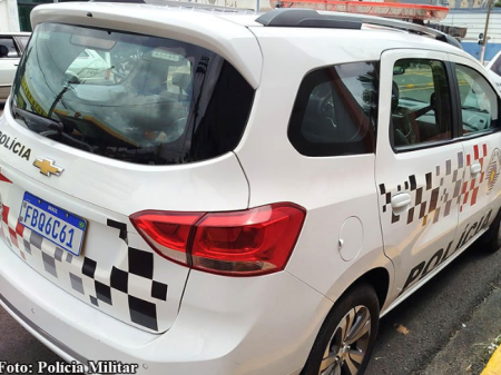 Homem Ã© detido em TupÃ£ apÃ³s ameaÃ§ar moradora com faca na porta de casa