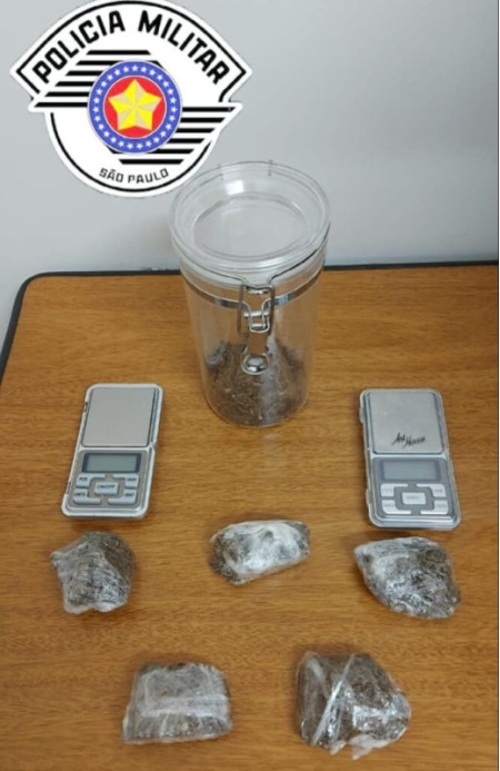 Homem Ã© preso por violÃªncia domÃ©stica, cÃ¡rcere privado e trÃ¡fico em Adamantina