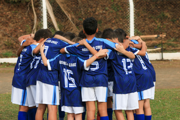 Times de base de Osvaldo Cruz disputam decisões estaduais de futebol e vôlei