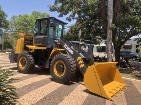 Programa estadual entrega pÃ¡-carregadeira para Osvaldo Cruz