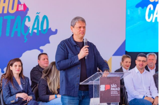 Tarcísio de Freitas participa de formatura do Caminho da Capacitação em Lucélia