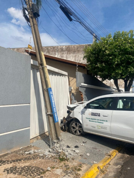 Motorista sofre mal sÃºbito e provoca acidente em Adamantina