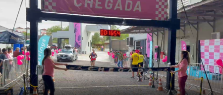 Mais de 400 pessoas participam da 2Âª Corrida SolidÃ¡ria Trinys Running 5k em apoio ao Outubro Rosa em Osvaldo Cruz