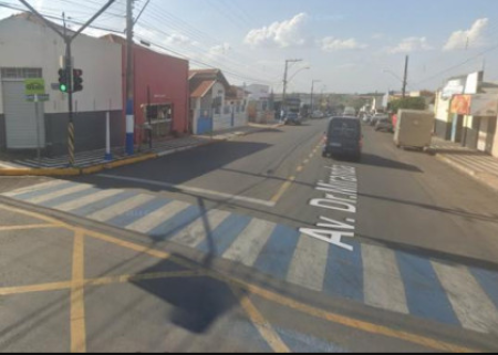 SemÃ¡foros em alerta no centro de Osvaldo Cruz exigem atenÃ§Ã£o dos motoristas